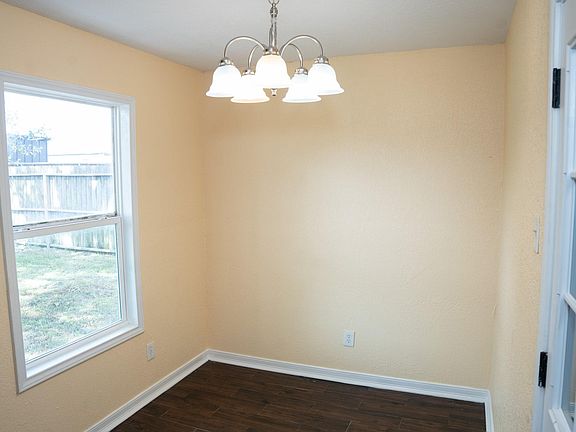 4th image of 3108 Rey Ave