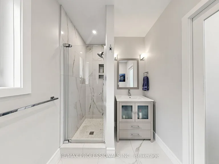 59 Lonborough Ave — Photo 13