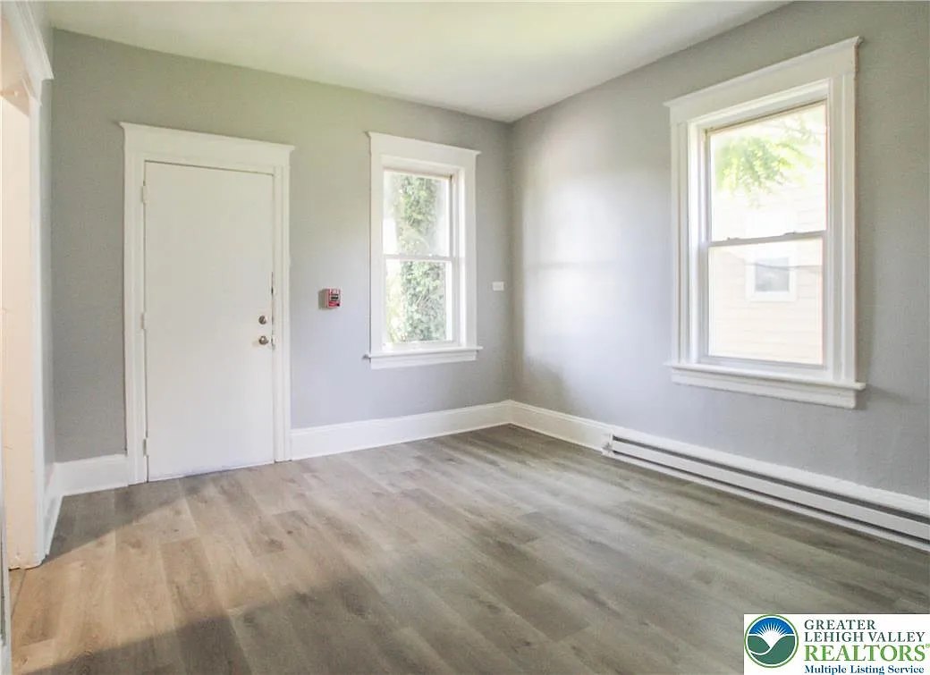 3 bed, 750 sqft, $1,650 — Photo 4