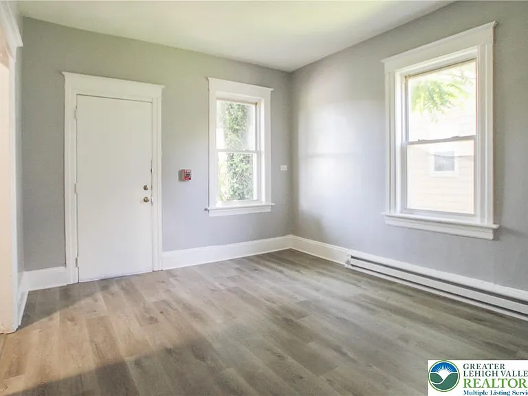 682 Bushkill St #4 — Photo 4