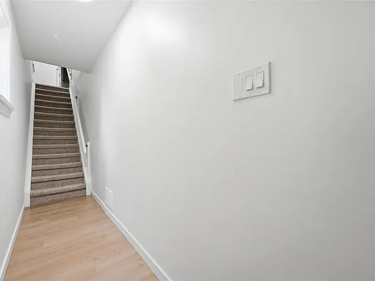 11 Luxton Ave #A — Photo 2