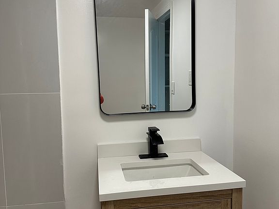 4th image of 3203 N Pittsburgh Ave #3