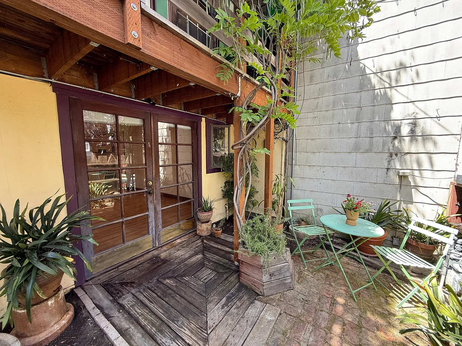 Studio, $3,400 — Photo 1