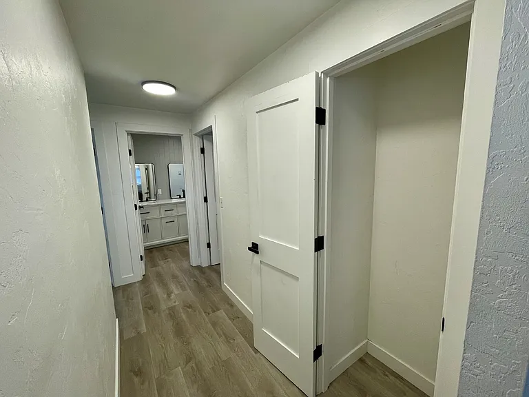 458 W 13th Ave #B — Photo 16
