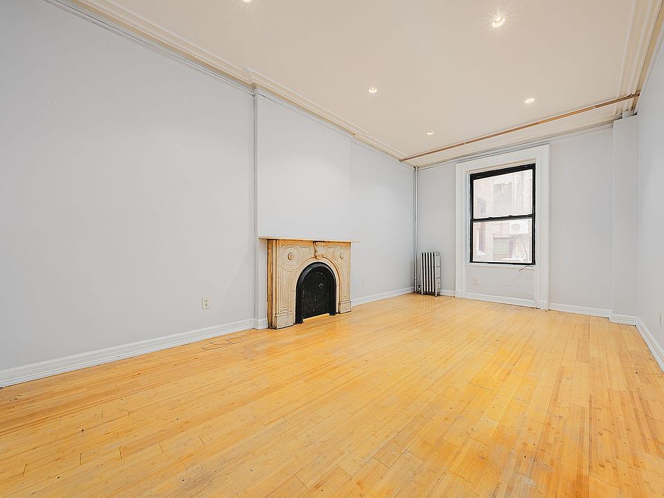 1st image of 19 W 46th St Fl 3
