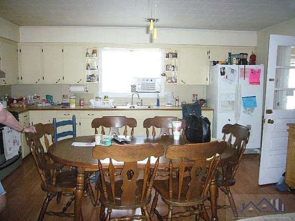 2nd image of 205 Jerry Ann St
