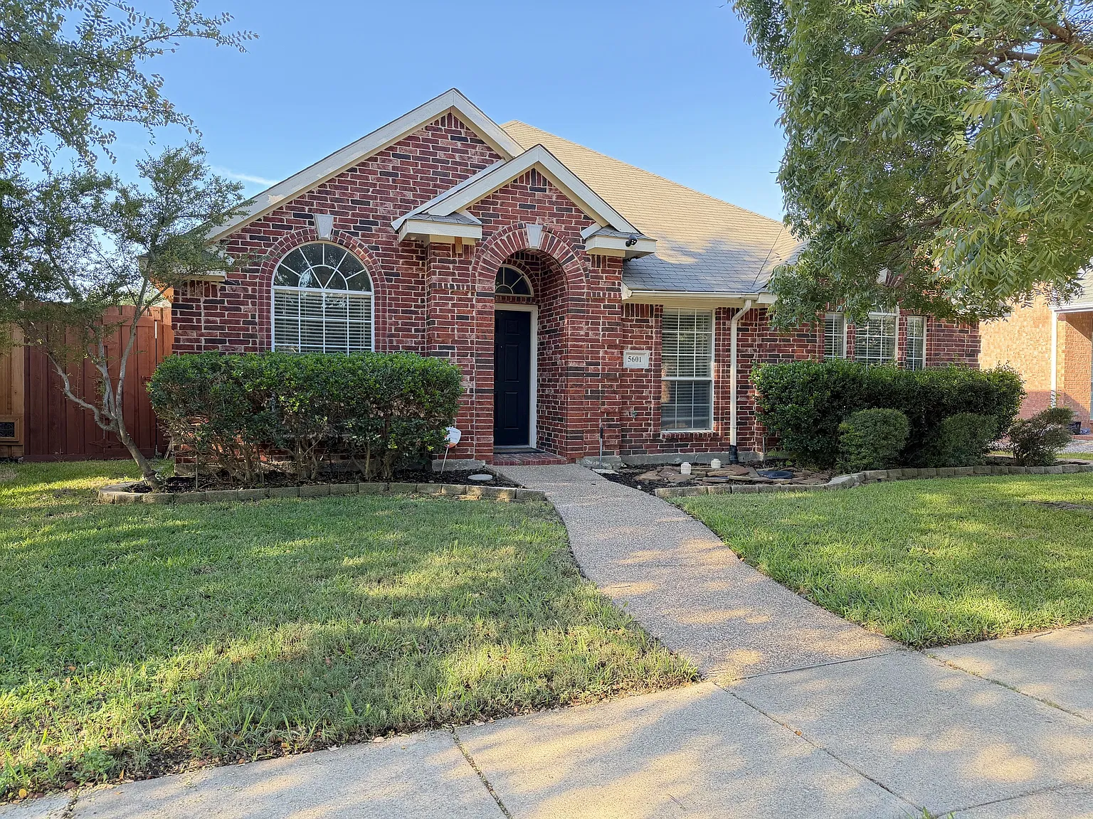 3 bed, 2140 sqft, $2,895 — Photo 3