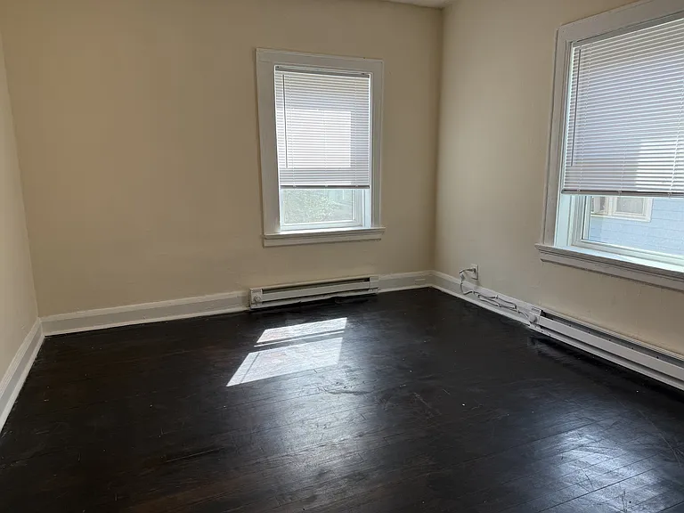 1310 Glendale Ave — Photo 8