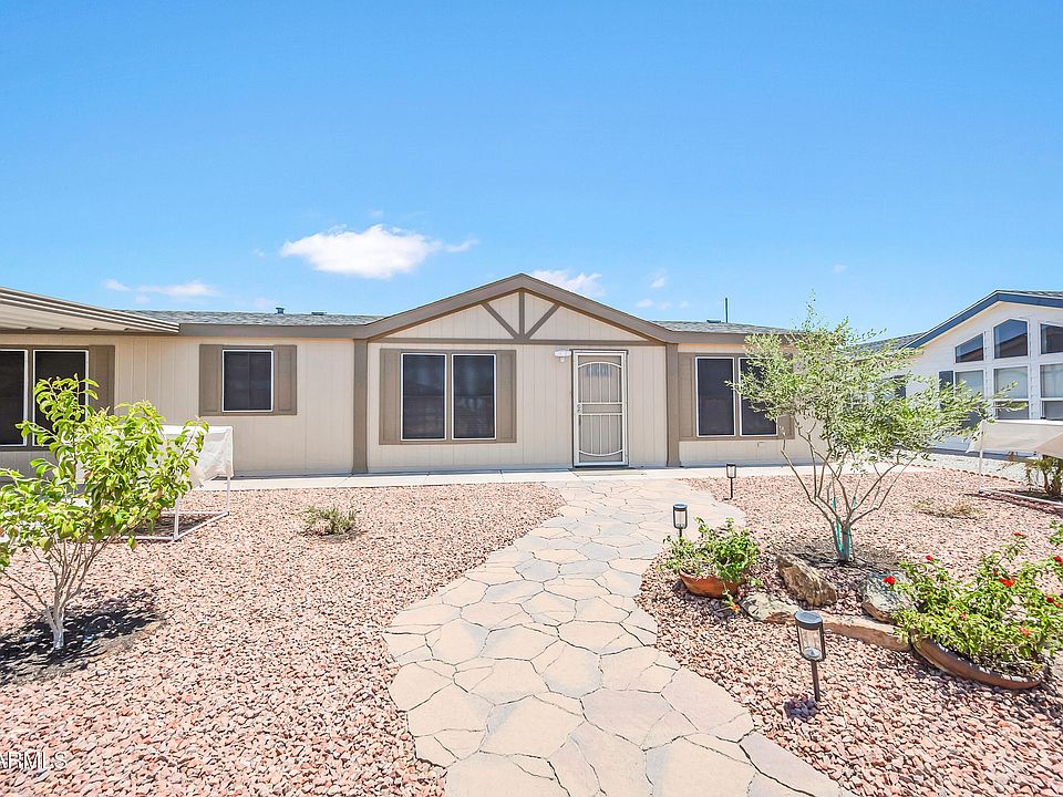 1st image of 40571 N CLUBHOUSE Street