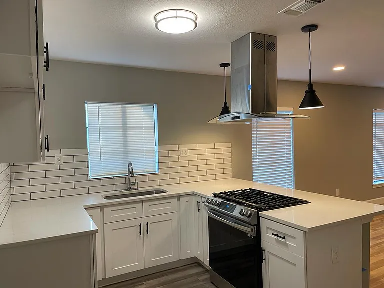 762 Cravens Ave — Photo 6