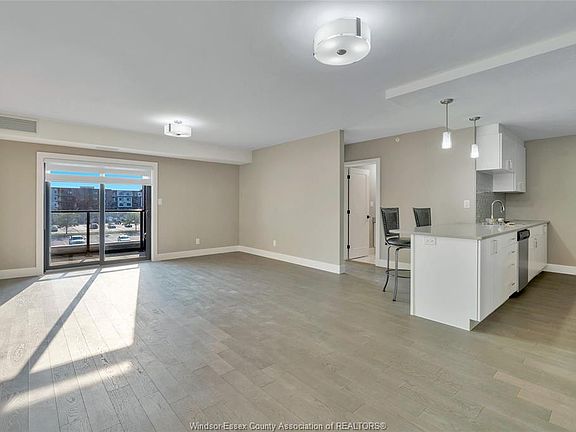 3rd image of 2550 Sandwich West Pkwy #303