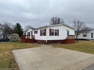3685 Chestnut Ln, Dryden, MI