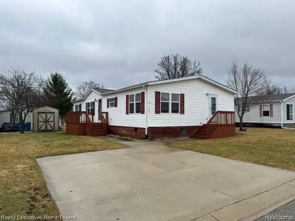 3685 Chestnut Ln, Dryden, MI 48428