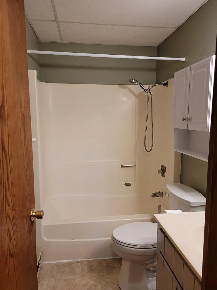 2 bed, 864 sqft, $1,100 — Photo 2