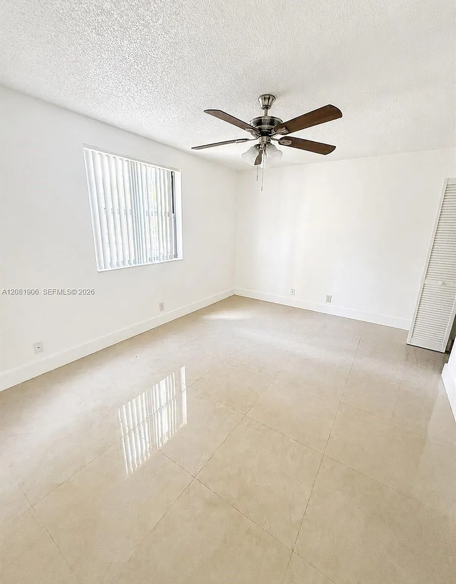 Grand Marquis Condo Homes — Photo 4