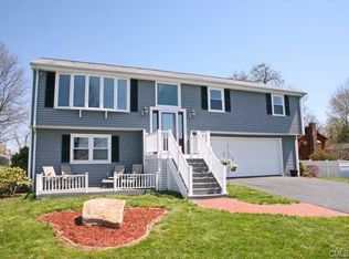 11 Waterview Lndg, Milford, CT 06460