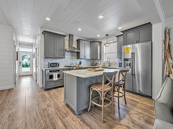 Pelican's Nest II Kitchen