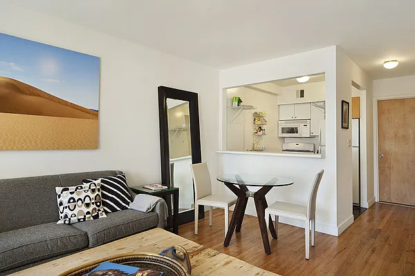 Rented by Town Residential | media 11