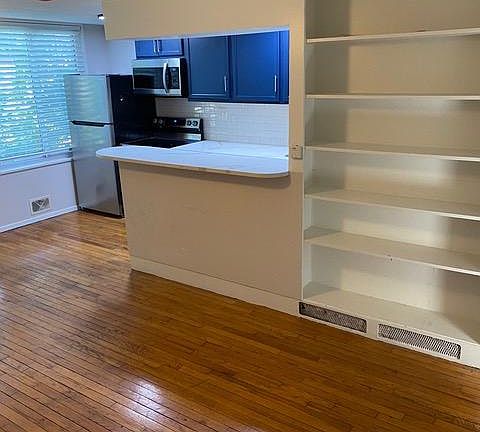 2nd image of 3719 Wyoming St #10