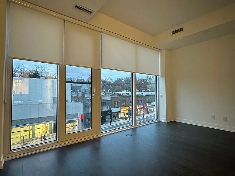 2020 Bathurst St #320 — Photo 11