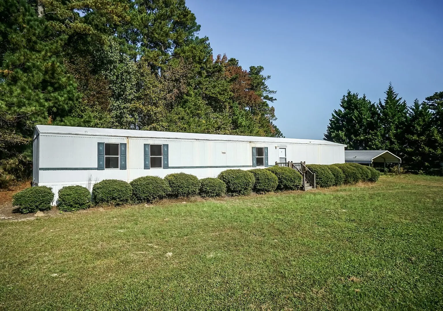 Three Bedroom Home! — Photo 2