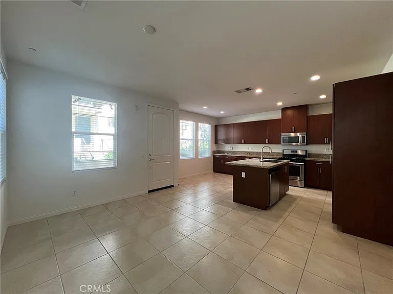 905 N Purple Sage Dr #F — Photo 4
