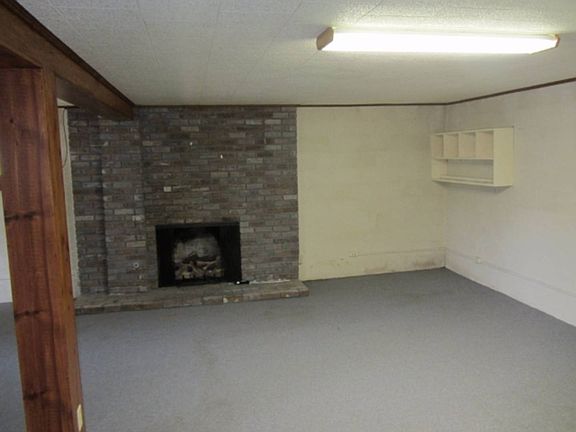 4th image of 1026 Holiday Acres Dr