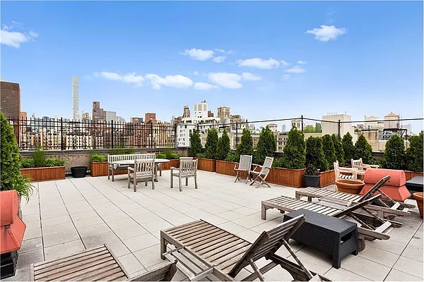 Sold by Corcoran | media 8