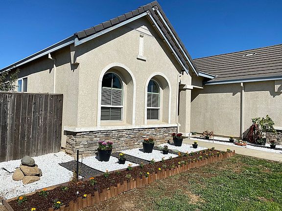 2nd image of 1223 Jewelflower St