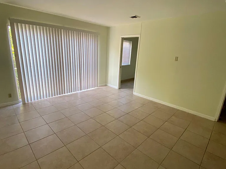 2533 Hillegass Ave #303 — Photo 3