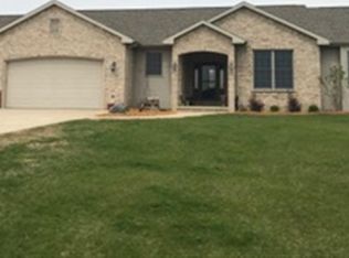 W7102 Newland Rd, Black Creek, WI 54106