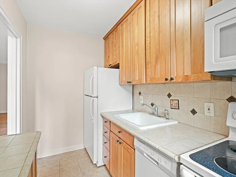 2 Ashby St #C — Photo 11