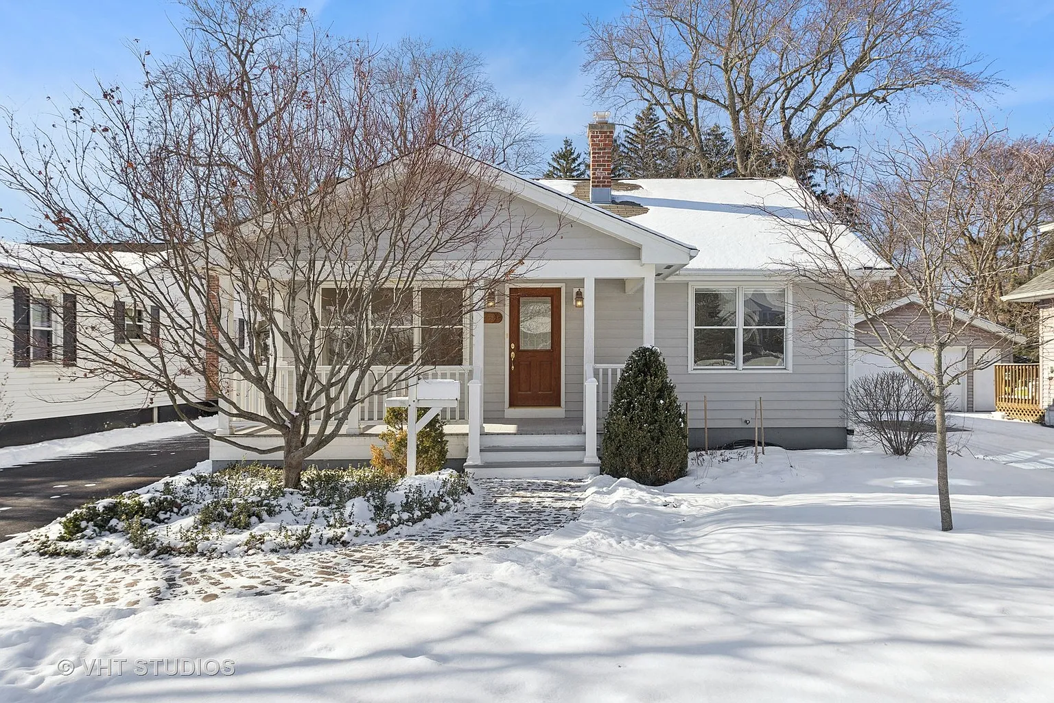 5552 Webster St photo 1