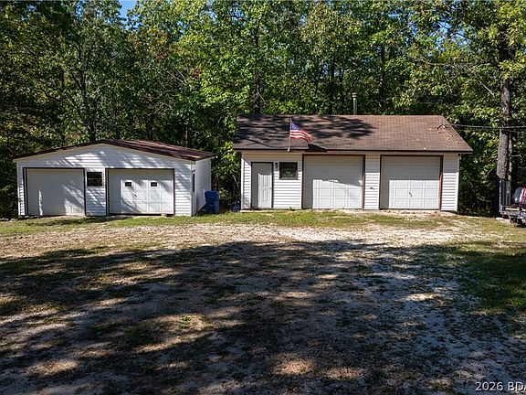 2nd image of 1424 Thousand Acres Rd