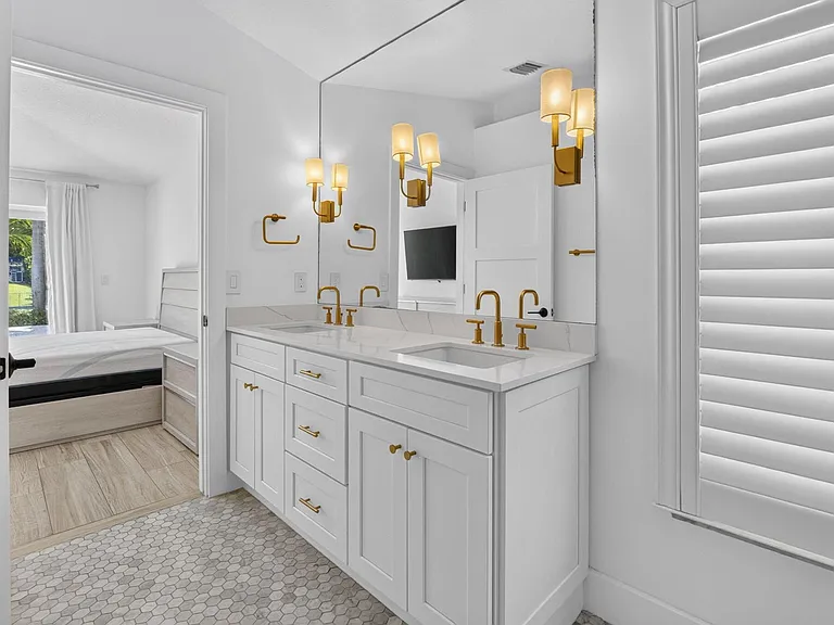 621 Anchor Point — Photo 47