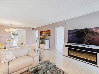 3181 S Ocean Dr APT 308, Hallandale Beach, FL, 33009