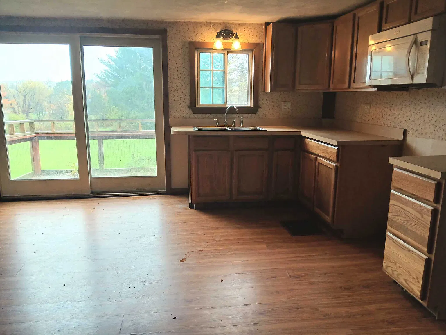 2 bed, 920 sqft, $1,650 — Photo 2