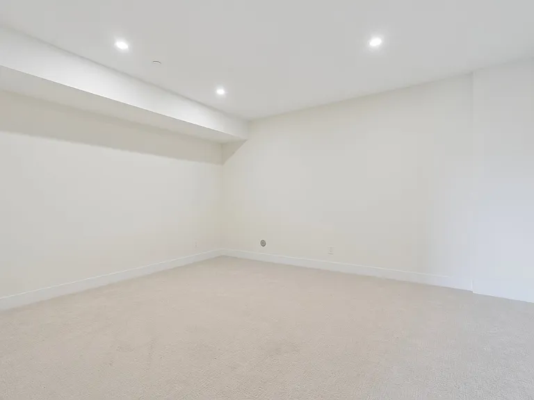 985 SE Rimrock Ln — Photo 15