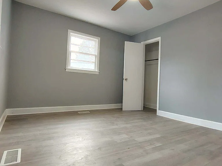 1306 Grace St — Photo 15