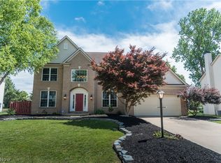 15045 Old Oak Dr, Strongsville, OH 44149
