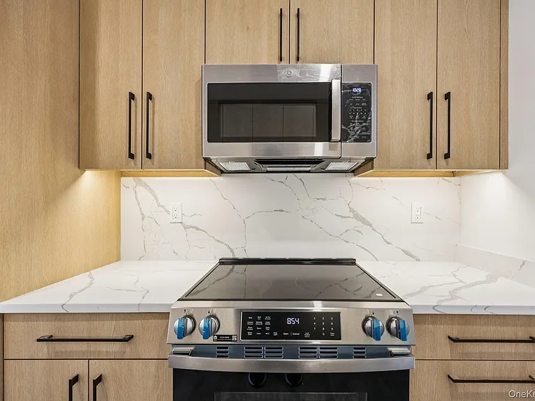 325 Manville Rd #203 — Photo 7