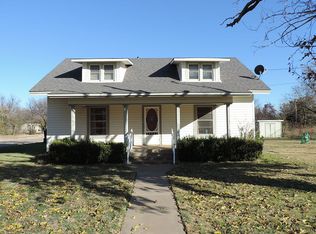 340 N 7th Ave, Munday, TX 76371