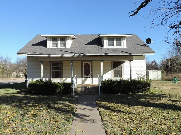 340 N 7th Ave, Munday, TX 76371