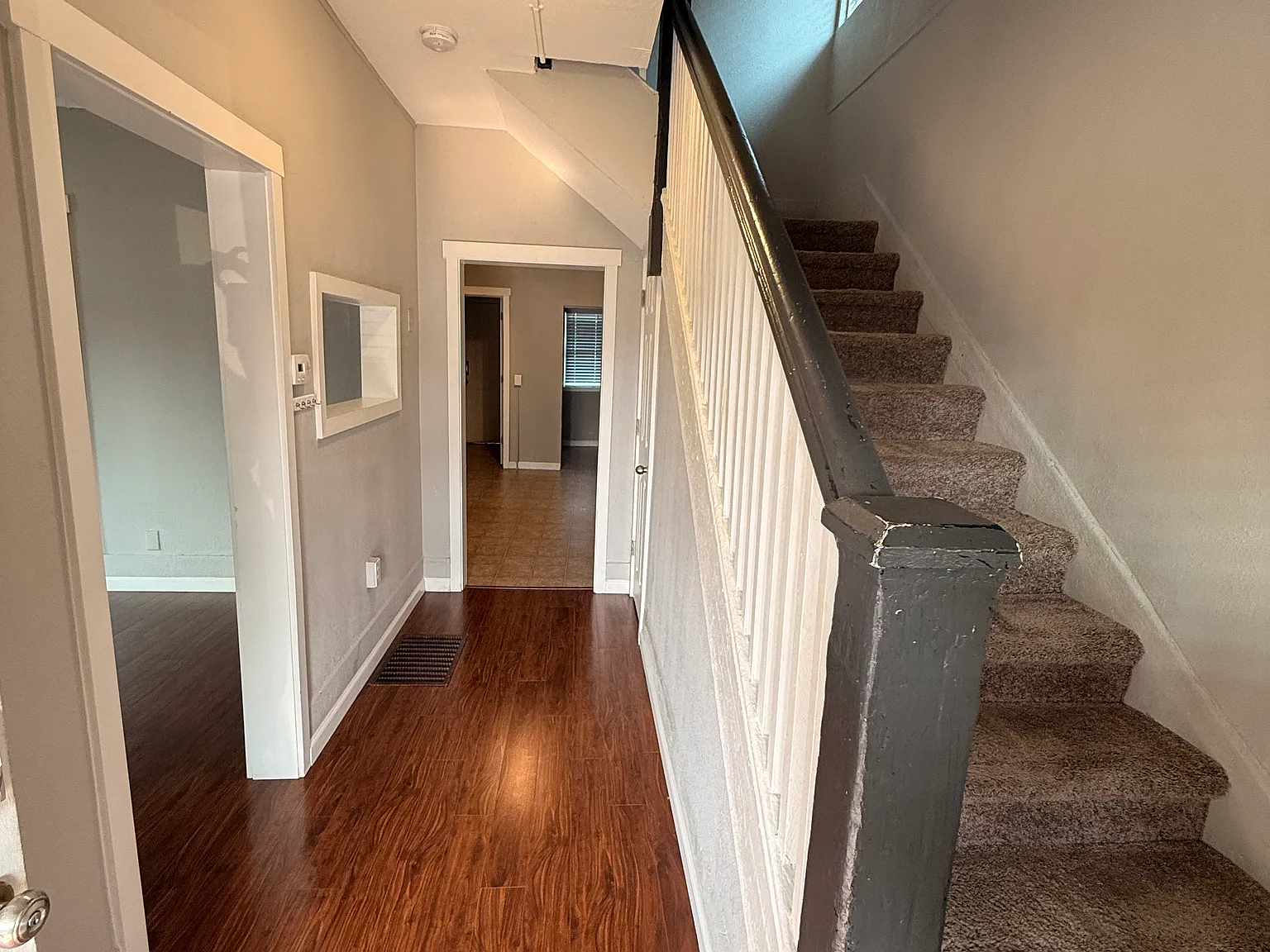 3 bed, 1.5 bath, 1364 sqft, $2,200 — Photo 2