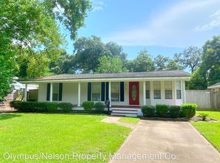 212 Camellia St, Lake Jackson, TX 77566