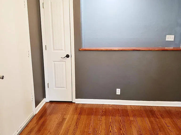 208 Ramsey Ln — Photo 7