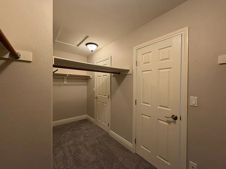 9239 Camden Heights Ct — Photo 8