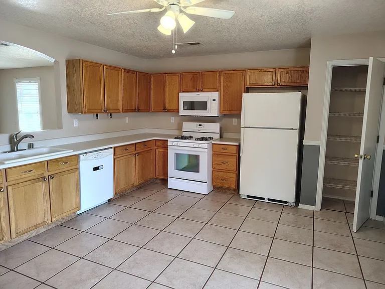 7316 Tolleson Ave NW — Photo 4