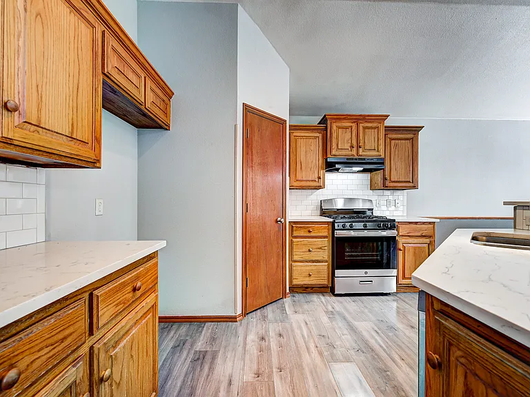 517 Lone Oak Dr — Photo 10