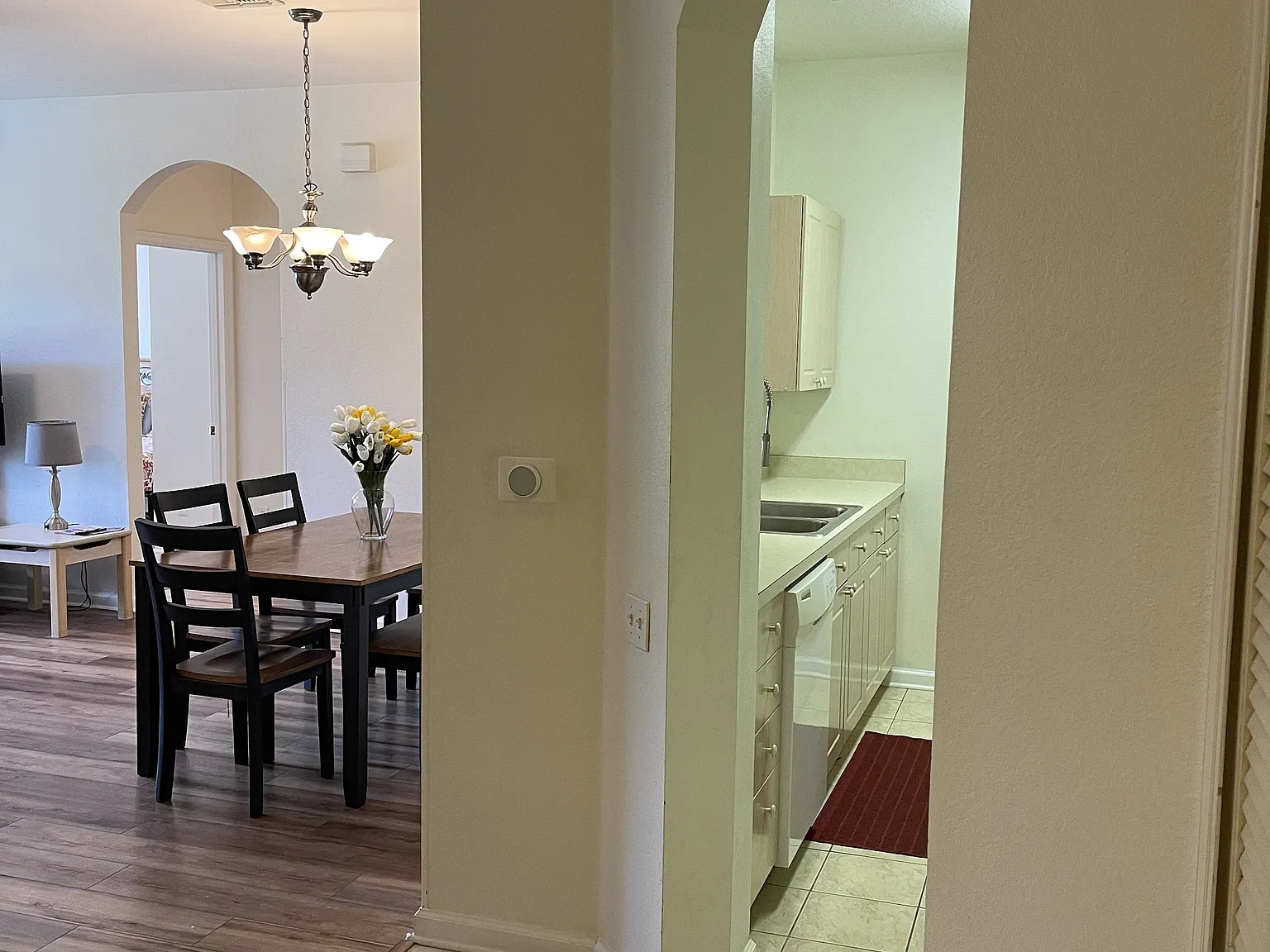 3 bed, 1268 sqft, $1,950 — Photo 2